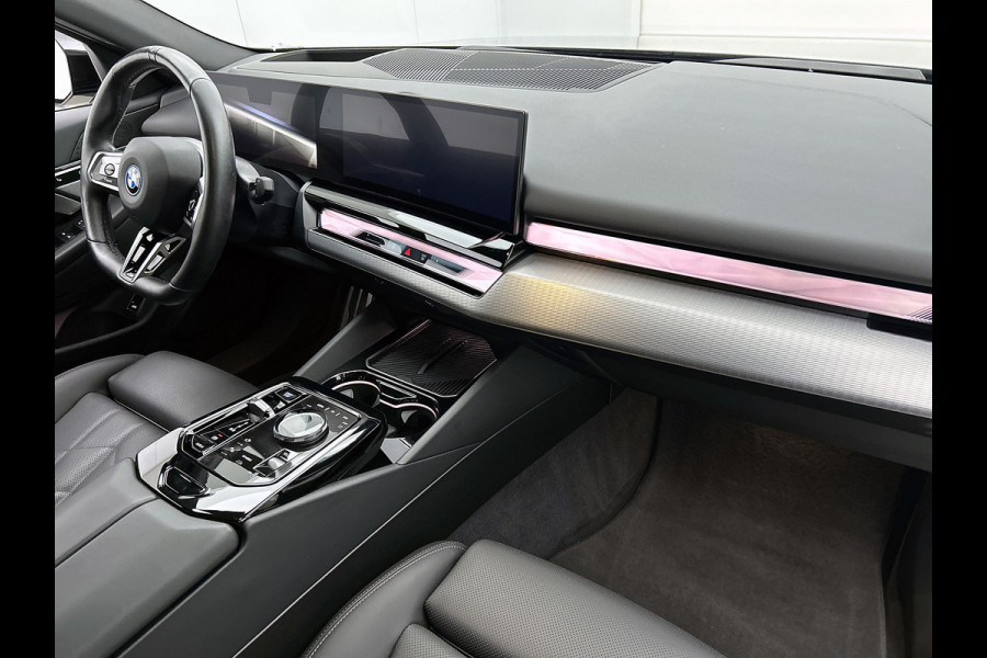 BMW i5 EDrive40 84 kWh M-sport(NL-auto, Harman/Kardon, SfeerV, Stoel V+ K, 360 Camera, Lane Assit, Active Cruise, Etc)