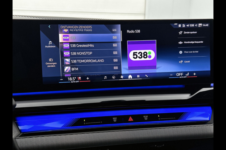 BMW i5 EDrive40 84 kWh M-sport(NL-auto, Harman/Kardon, SfeerV, Stoel V+ K, 360 Camera, Lane Assit, Active Cruise, Etc)