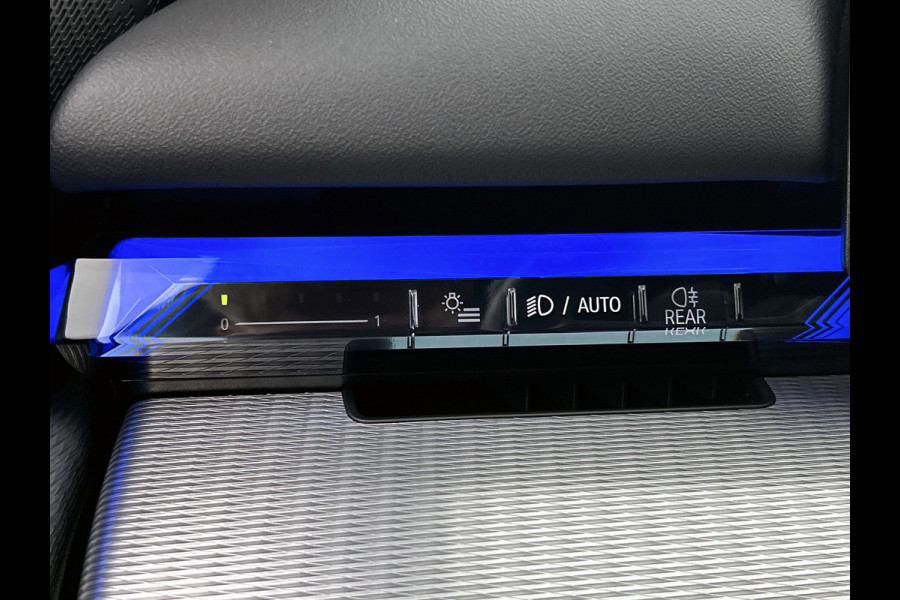 BMW i5 EDrive40 84 kWh M-sport(NL-auto, Harman/Kardon, SfeerV, Stoel V+ K, 360 Camera, Lane Assit, Active Cruise, Etc)