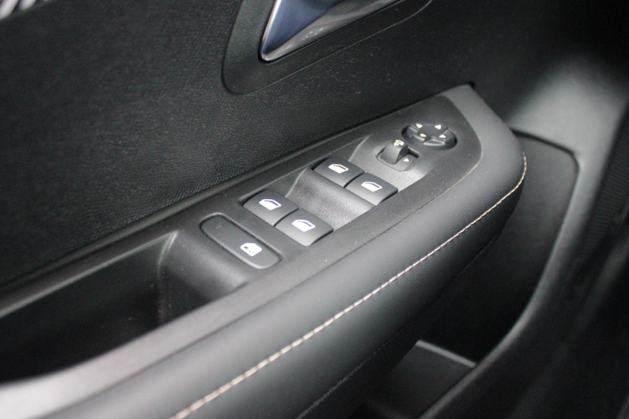 Peugeot 208 1.2 100PK ALLURE | CAMERA VOOR + ACHTER | PARKEERSENSOREN VOOR + ACHTER | DRAADLOZE APPLE CARPLAY/ANDROID AUTO | NAVIGATIE | DODEHOEK DETECTIE | CRUISE CONTROL | DAB+ RADIO | CLIMATE CONTROL | LED KOPLAMPEN |