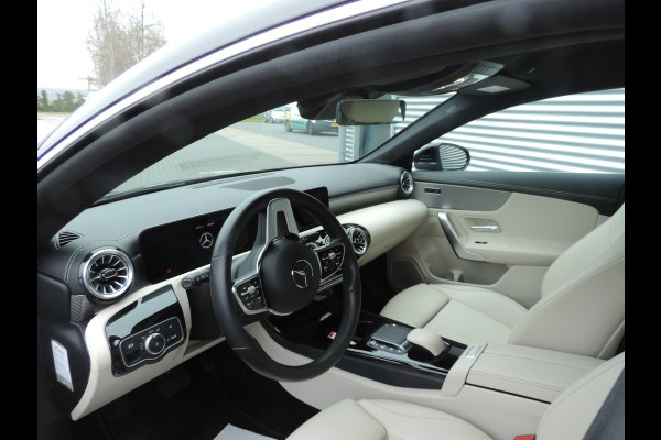 Mercedes-Benz CLA-Klasse Shooting Brake 180 Business Solution Luxury leer sfeer licht