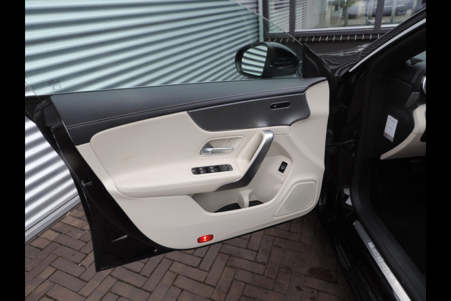 Mercedes-Benz CLA-Klasse Shooting Brake 180 Business Solution Luxury leer sfeer licht
