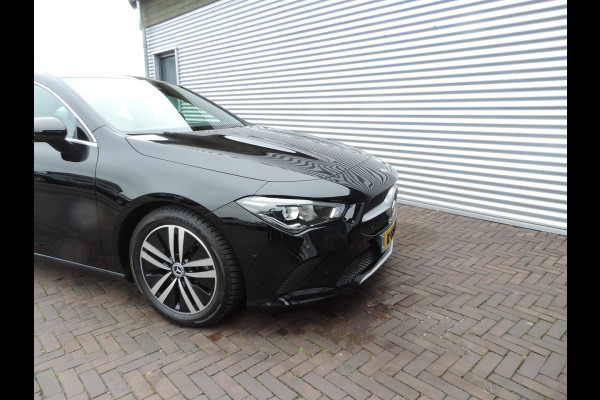 Mercedes-Benz CLA-Klasse Shooting Brake 180 Business Solution Luxury leer sfeer licht