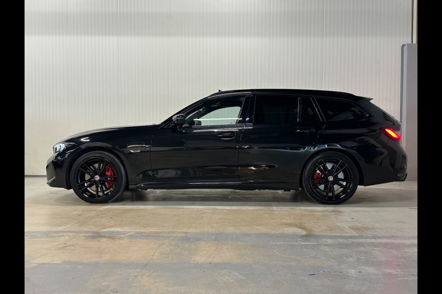 BMW 3 Serie Touring 330e xDrive | PANO | HUD | HARMAN KARDON | SHADOW LINE | TREKHAAK