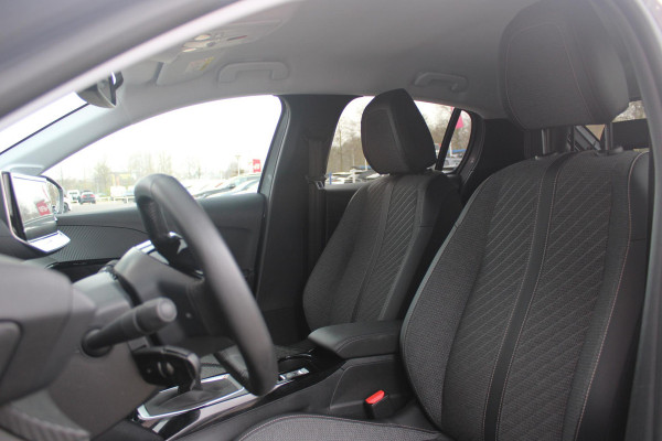 Peugeot 208 1.2 100PK ALLURE | CAMERA VOOR + ACHTER | PARKEERSENSOREN VOOR + ACHTER | DRAADLOZE APPLE CARPLAY/ANDROID AUTO | NAVIGATIE | DODEHOEK DETECTIE | CRUISE CONTROL | DAB+ RADIO | CLIMATE CONTROL | LED KOPLAMPEN |
