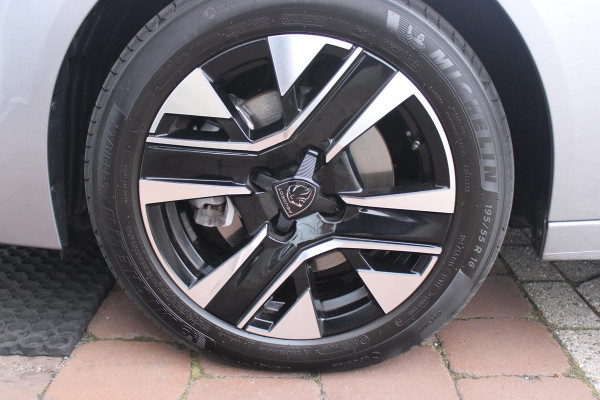 Peugeot 208 1.2 100PK ALLURE | CAMERA VOOR + ACHTER | PARKEERSENSOREN VOOR + ACHTER | DRAADLOZE APPLE CARPLAY/ANDROID AUTO | NAVIGATIE | DODEHOEK DETECTIE | CRUISE CONTROL | DAB+ RADIO | CLIMATE CONTROL | LED KOPLAMPEN |