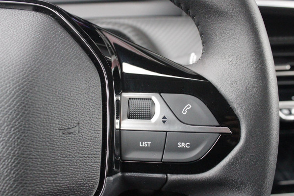 Peugeot 208 1.2 100PK ALLURE | CAMERA VOOR + ACHTER | PARKEERSENSOREN VOOR + ACHTER | DRAADLOZE APPLE CARPLAY/ANDROID AUTO | NAVIGATIE | DODEHOEK DETECTIE | CRUISE CONTROL | DAB+ RADIO | CLIMATE CONTROL | LED KOPLAMPEN |