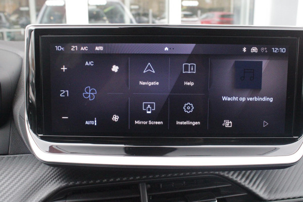 Peugeot 208 1.2 100PK ALLURE | CAMERA VOOR + ACHTER | PARKEERSENSOREN VOOR + ACHTER | DRAADLOZE APPLE CARPLAY/ANDROID AUTO | NAVIGATIE | DODEHOEK DETECTIE | CRUISE CONTROL | DAB+ RADIO | CLIMATE CONTROL | LED KOPLAMPEN |