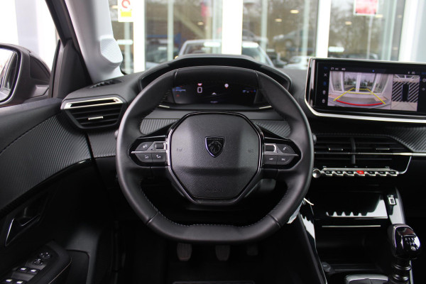 Peugeot 208 1.2 100PK ALLURE | CAMERA VOOR + ACHTER | PARKEERSENSOREN VOOR + ACHTER | DRAADLOZE APPLE CARPLAY/ANDROID AUTO | NAVIGATIE | DODEHOEK DETECTIE | CRUISE CONTROL | DAB+ RADIO | CLIMATE CONTROL | LED KOPLAMPEN |