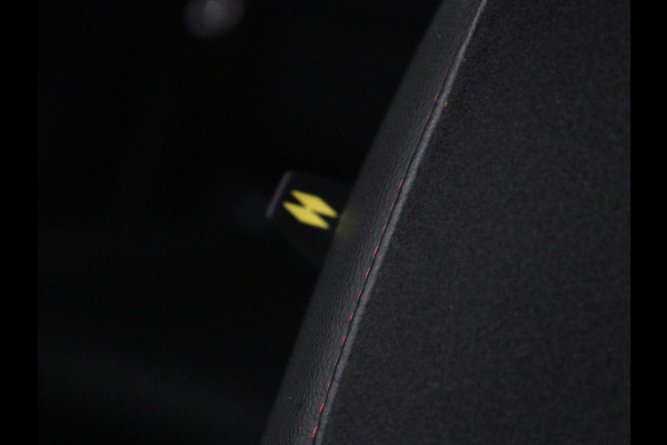 Renault Arkana 1.6 E-Tech Hybrid 145 R.S. Line | Panoramadak | Leder/Alcantara | Trekhaak | Stoelverwarming | Adaptive cruise | Camera | Carplay | Keyless | Park Assist | Full LED | Navigatie | Stuurverwarming