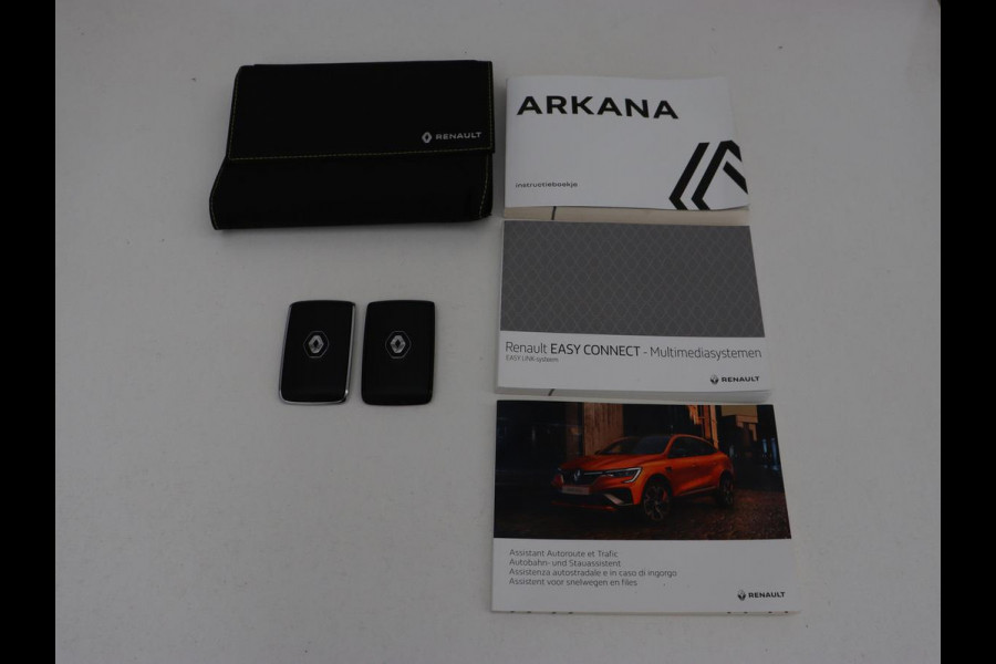 Renault Arkana 1.6 E-Tech Hybrid 145 R.S. Line | Panoramadak | Leder/Alcantara | Trekhaak | Stoelverwarming | Adaptive cruise | Camera | Carplay | Keyless | Park Assist | Full LED | Navigatie | Stuurverwarming