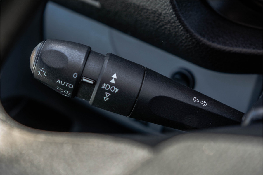 Opel Vivaro L3H1 | 3-Zits | Cruise | PDC | Imperiaal | Airco