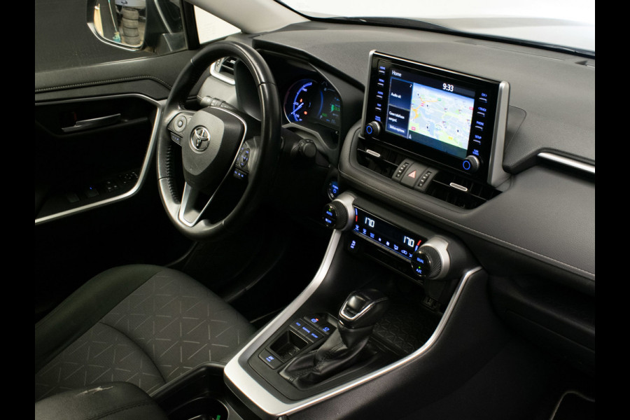 Toyota RAV4 2.5 Hybrid Sport (APPLE CARPLAY,NAVI,CAMERA,CLIMATE,CRUISE,GETINT,LED,SPORTSTOELEN,LM VELGEN,NETTE STAAT)