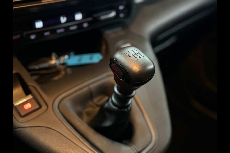 Peugeot Partner 1.5 BlueHDi 100 S&S L1 | Black Style | Carplay | Climate | Keyless | Mistlampen | Camera | Park Pilot