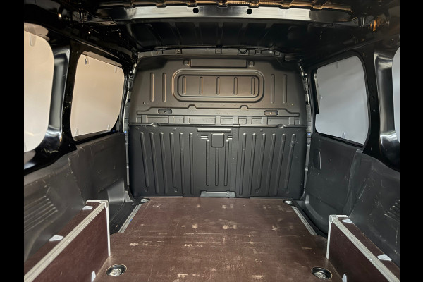 Peugeot Partner 1.5 BlueHDi 100 S&S L1 | Black Style | Carplay | Climate | Keyless | Mistlampen | Camera | Park Pilot