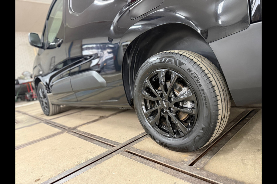 Peugeot Partner 1.5 BlueHDi 100 S&S L1 | Black Style | Carplay | Climate | Keyless | Mistlampen | Camera | Park Pilot