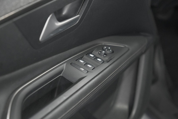Peugeot 3008 PureTech 130 EAT6 Blue Lease Premium | Camera | Apple Carplay | Parkeersensoren | Climate Control