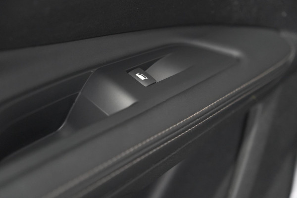 Peugeot 3008 PureTech 130 EAT6 Blue Lease Premium | Camera | Apple Carplay | Parkeersensoren | Climate Control