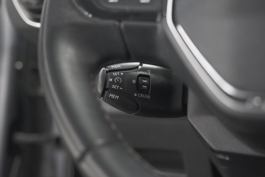 Peugeot 3008 PureTech 130 EAT6 Blue Lease Premium | Camera | Apple Carplay | Parkeersensoren | Climate Control