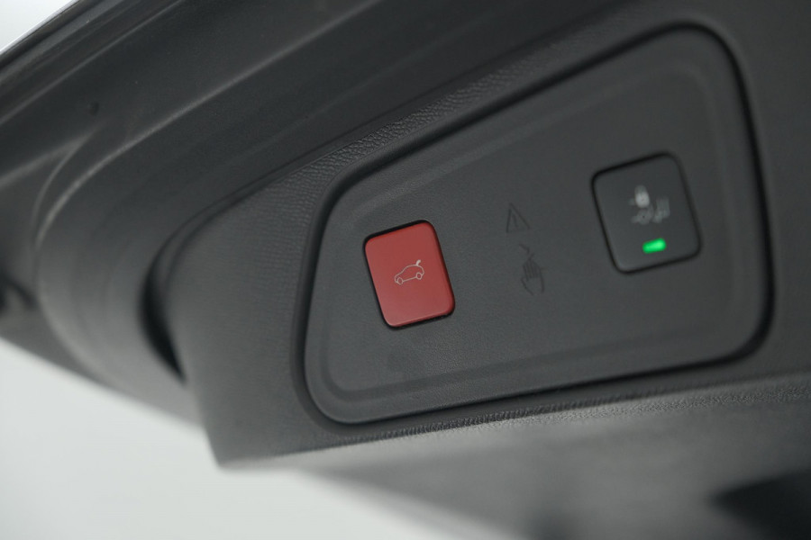 Peugeot 3008 PureTech 130 EAT6 Blue Lease Premium | Camera | Apple Carplay | Parkeersensoren | Climate Control