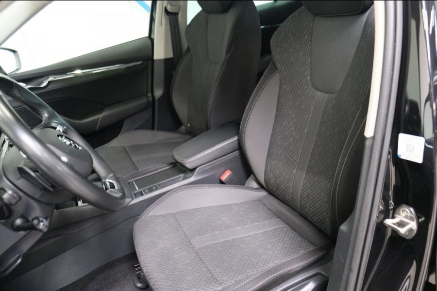 Škoda Octavia Combi 1.0 e-TSI Business Edition Plus Automaat - N.A.P. Airco, Cruise, Navi, PDC, Stoelverwarming, Carplay.