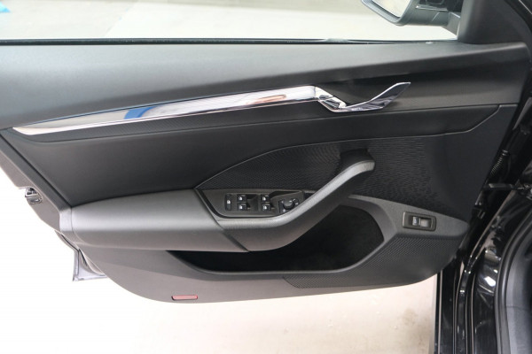 Škoda Octavia Combi 1.0 e-TSI Business Edition Plus Automaat - N.A.P. Airco, Cruise, Navi, PDC, Stoelverwarming, Carplay.