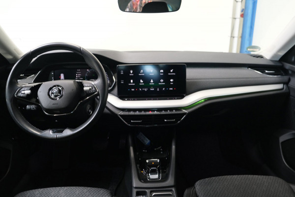 Škoda Octavia Combi 1.0 e-TSI Business Edition Plus Automaat - N.A.P. Airco, Cruise, Navi, PDC, Stoelverwarming, Carplay.