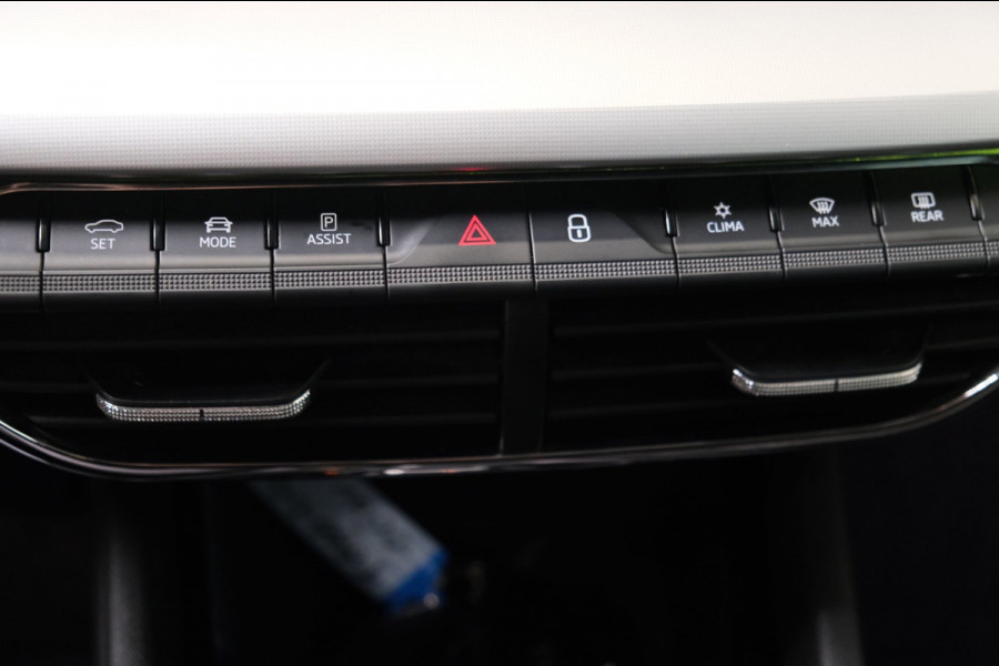 Škoda Octavia Combi 1.0 e-TSI Business Edition Plus Automaat - N.A.P. Airco, Cruise, Navi, PDC, Stoelverwarming, Carplay.