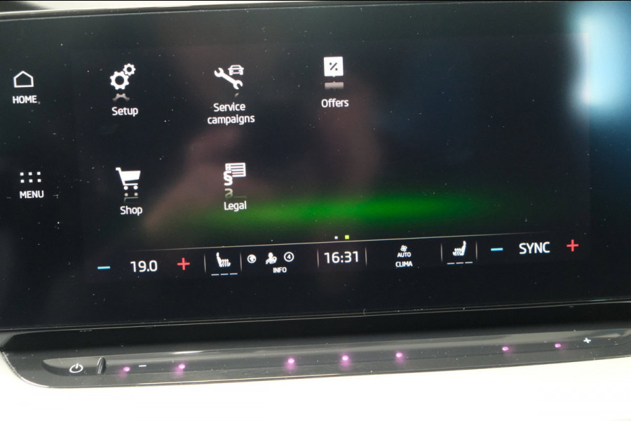 Škoda Octavia Combi 1.0 e-TSI Business Edition Plus Automaat - N.A.P. Airco, Cruise, Navi, PDC, Stoelverwarming, Carplay.