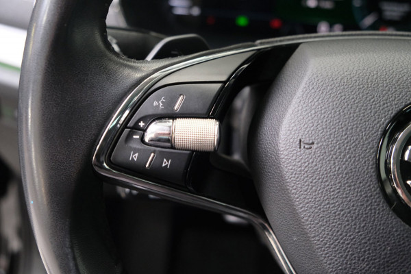 Škoda Octavia Combi 1.0 e-TSI Business Edition Plus Automaat - N.A.P. Airco, Cruise, Navi, PDC, Stoelverwarming, Carplay.