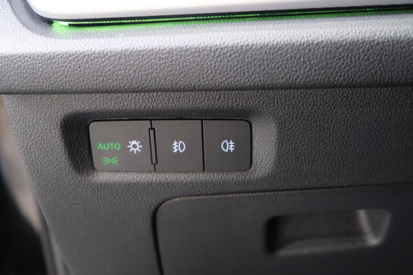 Škoda Octavia Combi 1.0 e-TSI Business Edition Plus Automaat - N.A.P. Airco, Cruise, Navi, PDC, Stoelverwarming, Carplay.