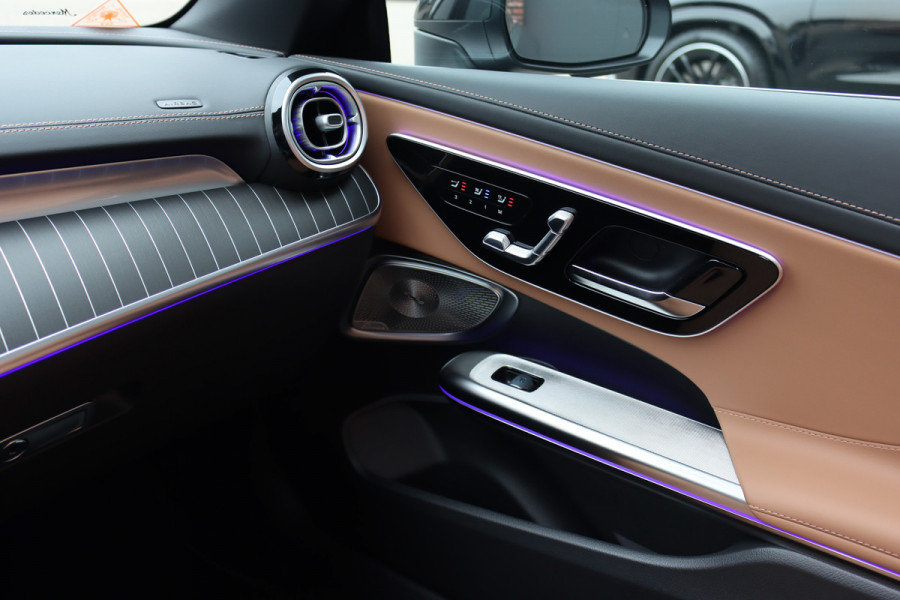 Mercedes-Benz CLE Cabriolet 450 4MATIC AMG Line | Distronic+ | Massage | Nappa Leder | Burmester | Airscarf | Stoelventilatie | HUD | Verwarmd Stuurwiel | Cabriocomfortpakket | Digital Light |