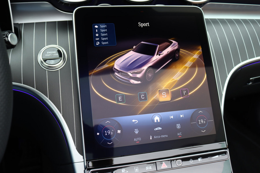 Mercedes-Benz CLE Cabriolet 450 4MATIC AMG Line | Distronic+ | Massage | Nappa Leder | Burmester | Airscarf | Stoelventilatie | HUD | Verwarmd Stuurwiel | Cabriocomfortpakket | Digital Light |