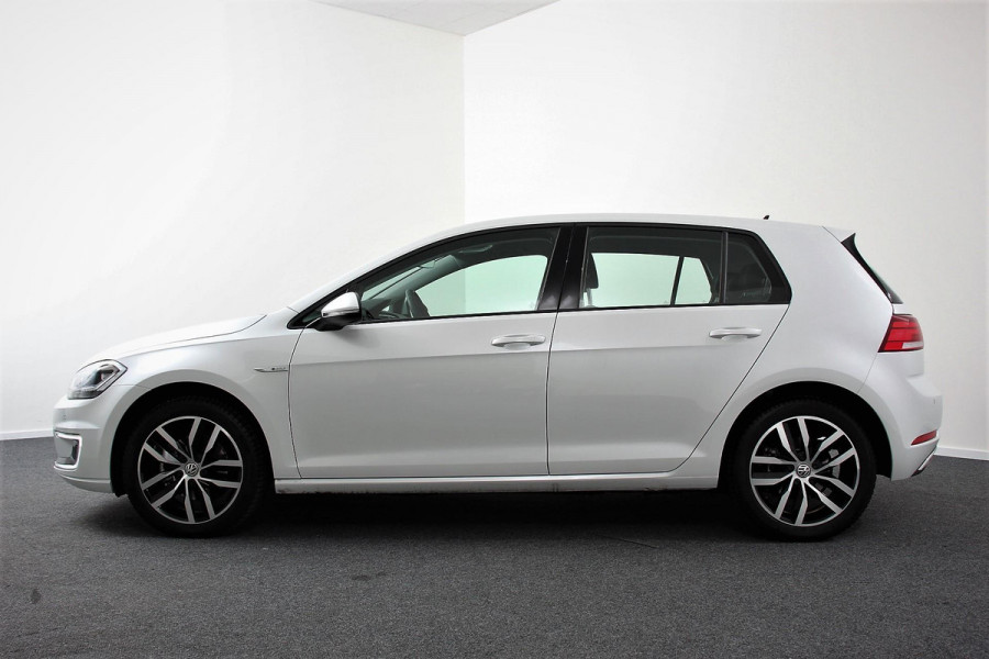 Volkswagen e-Golf | Navigatie | Climate Control Bluetooth | Cruise Control Adaptive | Lichtmetalen Velgen |