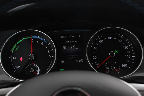 Volkswagen e-Golf | Navigatie | Climate Control Bluetooth | Cruise Control Adaptive | Lichtmetalen Velgen |