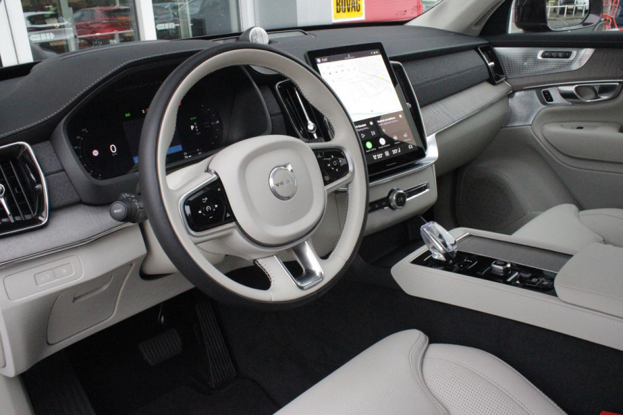 Volvo XC90 2.0 T8 456PK PHEV AWD PLUS BRIGHT | LUCHTVERING VOOR / ACHTER MET FOUR-C SETTINGS  | PANORAMISCH SCHUIF / KANTELDAK | EXTRA GETINT GLAS OP DE ACHTER PORTIEREN | BOWERS & WILKINS HIFI PREMIUM AUDI SYSTEEM INCLUSIEF FRESH AIR SUBWOOFER  | NAVIGATIE SYSTEEM BY GOOGLE MAPS | 360° CAMERA | ELEKTRISCH WEGKLAPBARE TREKHAAK | HEAD-UP DISPLAY | COMFORT STOELEN MET MASAGE FUNCTIE | STOEL VERWARMING EN VENTILATIE | ELEKTRISCH VERSTELBARE COMFORT STOEL MET GEHEUGEN EN ELEKTRISCH VERSTELBARE ZIJWANGEN | GEPERFOREERD NAPPA LEDER BEKLEDING BLOND / CHARCOAL | ACHTERBANK VERWARMING | N