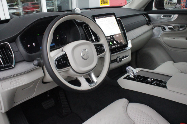 Volvo XC90 2.0 T8 456PK PHEV AWD PLUS BRIGHT | LUCHTVERING VOOR / ACHTER MET FOUR-C SETTINGS  | PANORAMISCH SCHUIF / KANTELDAK | EXTRA GETINT GLAS OP DE ACHTER PORTIEREN | BOWERS & WILKINS HIFI PREMIUM AUDI SYSTEEM INCLUSIEF FRESH AIR SUBWOOFER  | NAVIGATIE SYSTEEM BY GOOGLE MAPS | 360° CAMERA | ELEKTRISCH WEGKLAPBARE TREKHAAK | HEAD-UP DISPLAY | COMFORT STOELEN MET MASAGE FUNCTIE | STOEL VERWARMING EN VENTILATIE | ELEKTRISCH VERSTELBARE COMFORT STOEL MET GEHEUGEN EN ELEKTRISCH VERSTELBARE ZIJWANGEN | GEPERFOREERD NAPPA LEDER BEKLEDING BLOND / CHARCOAL | ACHTERBANK VERWARMING | N