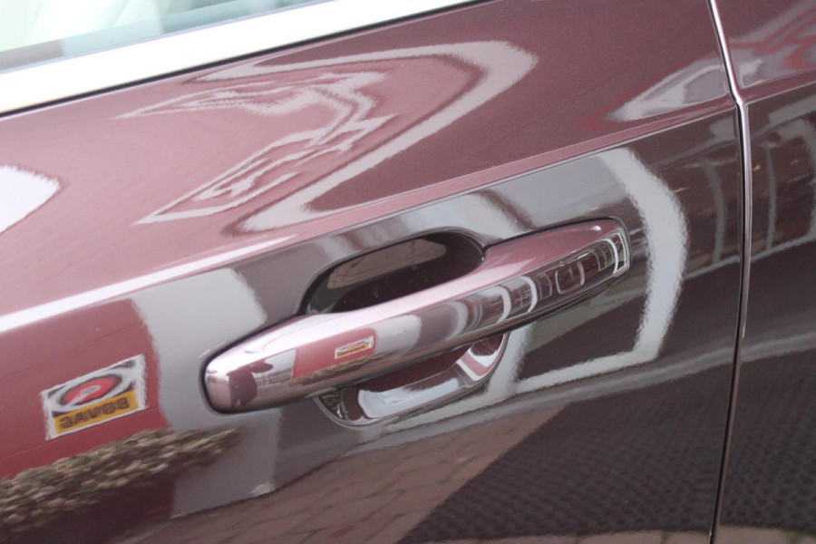 Volvo XC90 2.0 T8 456PK PHEV AWD PLUS BRIGHT | LUCHTVERING VOOR / ACHTER MET FOUR-C SETTINGS  | PANORAMISCH SCHUIF / KANTELDAK | EXTRA GETINT GLAS OP DE ACHTER PORTIEREN | BOWERS & WILKINS HIFI PREMIUM AUDI SYSTEEM INCLUSIEF FRESH AIR SUBWOOFER  | NAVIGATIE SYSTEEM BY GOOGLE MAPS | 360° CAMERA | ELEKTRISCH WEGKLAPBARE TREKHAAK | HEAD-UP DISPLAY | COMFORT STOELEN MET MASAGE FUNCTIE | STOEL VERWARMING EN VENTILATIE | ELEKTRISCH VERSTELBARE COMFORT STOEL MET GEHEUGEN EN ELEKTRISCH VERSTELBARE ZIJWANGEN | GEPERFOREERD NAPPA LEDER BEKLEDING BLOND / CHARCOAL | ACHTERBANK VERWARMING | N