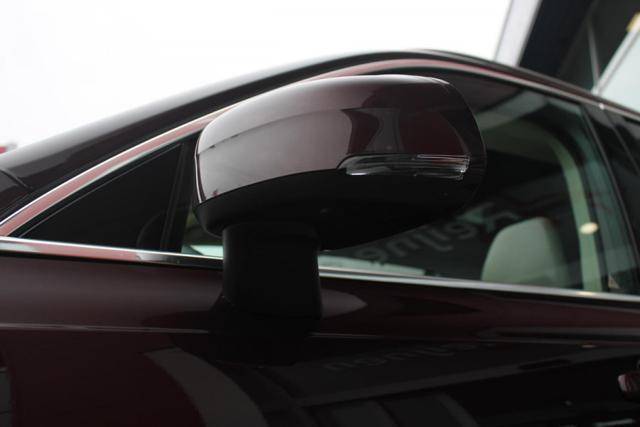 Volvo XC90 2.0 T8 456PK PHEV AWD PLUS BRIGHT | LUCHTVERING VOOR / ACHTER MET FOUR-C SETTINGS  | PANORAMISCH SCHUIF / KANTELDAK | EXTRA GETINT GLAS OP DE ACHTER PORTIEREN | BOWERS & WILKINS HIFI PREMIUM AUDI SYSTEEM INCLUSIEF FRESH AIR SUBWOOFER  | NAVIGATIE SYSTEEM BY GOOGLE MAPS | 360° CAMERA | ELEKTRISCH WEGKLAPBARE TREKHAAK | HEAD-UP DISPLAY | COMFORT STOELEN MET MASAGE FUNCTIE | STOEL VERWARMING EN VENTILATIE | ELEKTRISCH VERSTELBARE COMFORT STOEL MET GEHEUGEN EN ELEKTRISCH VERSTELBARE ZIJWANGEN | GEPERFOREERD NAPPA LEDER BEKLEDING BLOND / CHARCOAL | ACHTERBANK VERWARMING | N