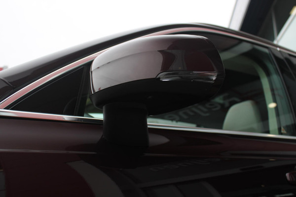 Volvo XC90 2.0 T8 456PK PHEV AWD PLUS BRIGHT | LUCHTVERING VOOR / ACHTER MET FOUR-C SETTINGS  | PANORAMISCH SCHUIF / KANTELDAK | EXTRA GETINT GLAS OP DE ACHTER PORTIEREN | BOWERS & WILKINS HIFI PREMIUM AUDI SYSTEEM INCLUSIEF FRESH AIR SUBWOOFER  | NAVIGATIE SYSTEEM BY GOOGLE MAPS | 360° CAMERA | ELEKTRISCH WEGKLAPBARE TREKHAAK | HEAD-UP DISPLAY | COMFORT STOELEN MET MASAGE FUNCTIE | STOEL VERWARMING EN VENTILATIE | ELEKTRISCH VERSTELBARE COMFORT STOEL MET GEHEUGEN EN ELEKTRISCH VERSTELBARE ZIJWANGEN | GEPERFOREERD NAPPA LEDER BEKLEDING BLOND / CHARCOAL | ACHTERBANK VERWARMING | N