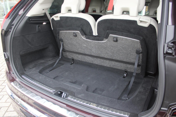 Volvo XC90 2.0 T8 456PK PHEV AWD PLUS BRIGHT | LUCHTVERING VOOR / ACHTER MET FOUR-C SETTINGS  | PANORAMISCH SCHUIF / KANTELDAK | EXTRA GETINT GLAS OP DE ACHTER PORTIEREN | BOWERS & WILKINS HIFI PREMIUM AUDI SYSTEEM INCLUSIEF FRESH AIR SUBWOOFER  | NAVIGATIE SYSTEEM BY GOOGLE MAPS | 360° CAMERA | ELEKTRISCH WEGKLAPBARE TREKHAAK | HEAD-UP DISPLAY | COMFORT STOELEN MET MASAGE FUNCTIE | STOEL VERWARMING EN VENTILATIE | ELEKTRISCH VERSTELBARE COMFORT STOEL MET GEHEUGEN EN ELEKTRISCH VERSTELBARE ZIJWANGEN | GEPERFOREERD NAPPA LEDER BEKLEDING BLOND / CHARCOAL | ACHTERBANK VERWARMING | N