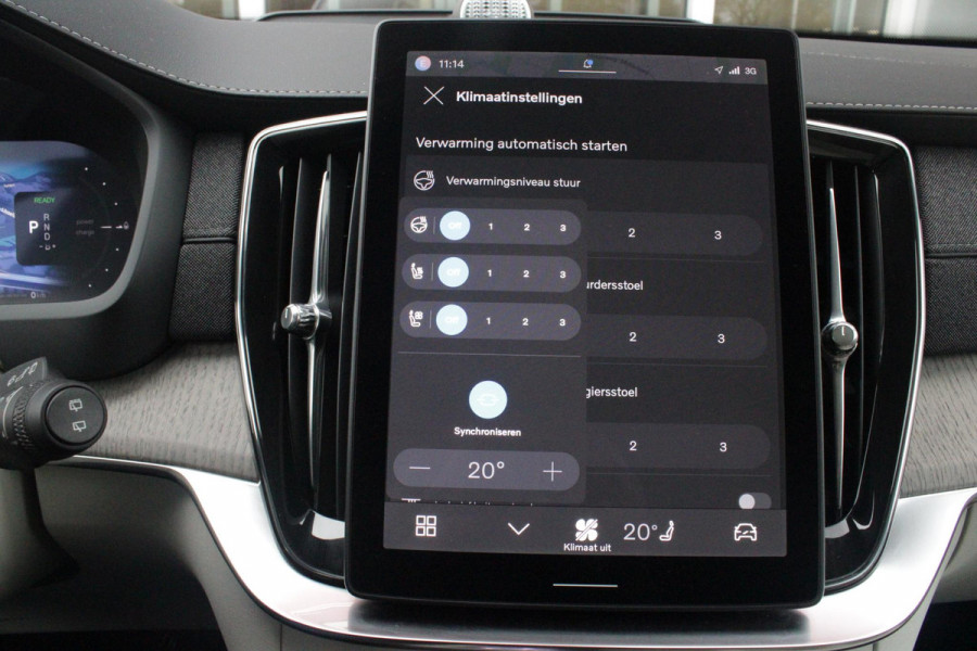 Volvo XC90 2.0 T8 456PK PHEV AWD PLUS BRIGHT | LUCHTVERING VOOR / ACHTER MET FOUR-C SETTINGS  | PANORAMISCH SCHUIF / KANTELDAK | EXTRA GETINT GLAS OP DE ACHTER PORTIEREN | BOWERS & WILKINS HIFI PREMIUM AUDI SYSTEEM INCLUSIEF FRESH AIR SUBWOOFER  | NAVIGATIE SYSTEEM BY GOOGLE MAPS | 360° CAMERA | ELEKTRISCH WEGKLAPBARE TREKHAAK | HEAD-UP DISPLAY | COMFORT STOELEN MET MASAGE FUNCTIE | STOEL VERWARMING EN VENTILATIE | ELEKTRISCH VERSTELBARE COMFORT STOEL MET GEHEUGEN EN ELEKTRISCH VERSTELBARE ZIJWANGEN | GEPERFOREERD NAPPA LEDER BEKLEDING BLOND / CHARCOAL | ACHTERBANK VERWARMING | N