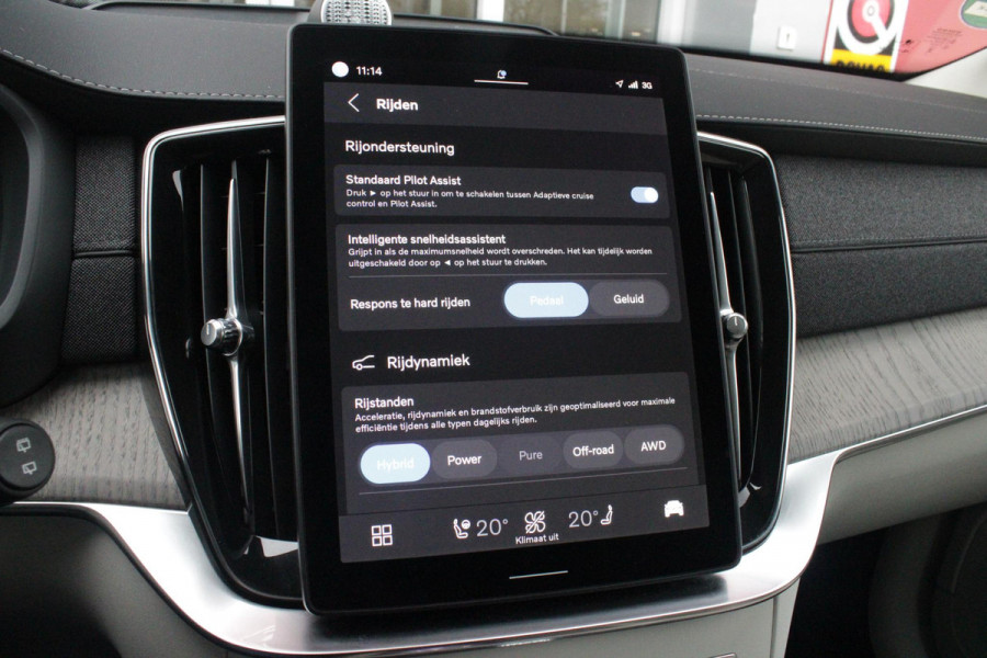 Volvo XC90 2.0 T8 456PK PHEV AWD PLUS BRIGHT | LUCHTVERING VOOR / ACHTER MET FOUR-C SETTINGS  | PANORAMISCH SCHUIF / KANTELDAK | EXTRA GETINT GLAS OP DE ACHTER PORTIEREN | BOWERS & WILKINS HIFI PREMIUM AUDI SYSTEEM INCLUSIEF FRESH AIR SUBWOOFER  | NAVIGATIE SYSTEEM BY GOOGLE MAPS | 360° CAMERA | ELEKTRISCH WEGKLAPBARE TREKHAAK | HEAD-UP DISPLAY | COMFORT STOELEN MET MASAGE FUNCTIE | STOEL VERWARMING EN VENTILATIE | ELEKTRISCH VERSTELBARE COMFORT STOEL MET GEHEUGEN EN ELEKTRISCH VERSTELBARE ZIJWANGEN | GEPERFOREERD NAPPA LEDER BEKLEDING BLOND / CHARCOAL | ACHTERBANK VERWARMING | N