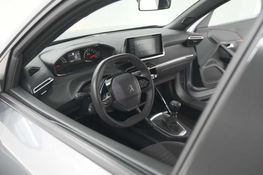 Peugeot 2008 PureTech 100 Active Pack | Allseason Banden | Parkeersensoren | Navigatie | Apple Carplay