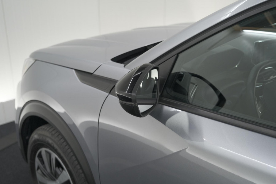 Peugeot 2008 PureTech 100 Active Pack | Allseason Banden | Parkeersensoren | Navigatie | Apple Carplay