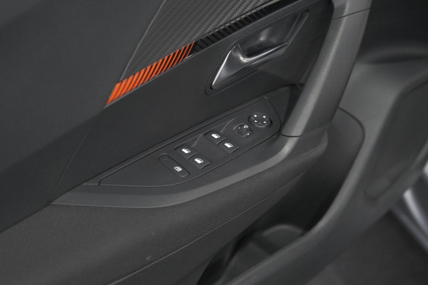 Peugeot 2008 PureTech 100 Active Pack | Allseason Banden | Parkeersensoren | Navigatie | Apple Carplay