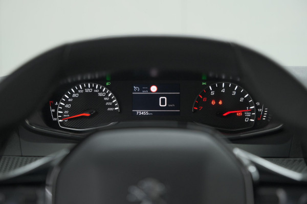 Peugeot 2008 PureTech 100 Active Pack | Allseason Banden | Parkeersensoren | Navigatie | Apple Carplay