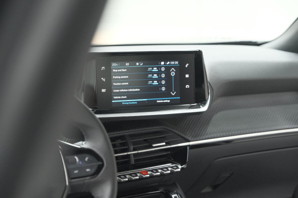Peugeot 2008 PureTech 100 Active Pack | Allseason Banden | Parkeersensoren | Navigatie | Apple Carplay