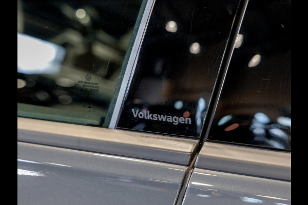 Volkswagen Golf 1.0 TSI Life / 110pk / Stoel en stuur verwarming / Achteruitrij camera / Navigatie /
