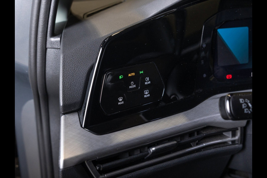 Volkswagen Golf 1.0 TSI Life / 110pk / Stoel en stuur verwarming / Achteruitrij camera / Navigatie /